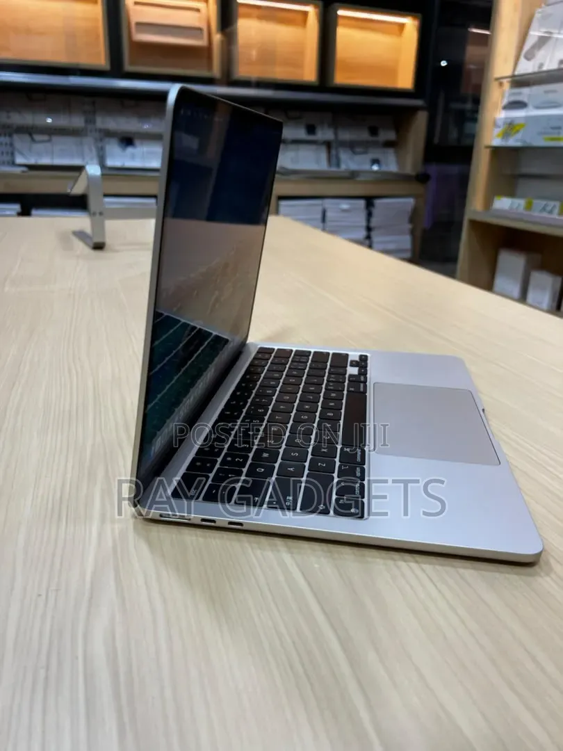 New Laptop Apple MacBook Air 2023 M2 16GB Apple M2 SSD 512GB