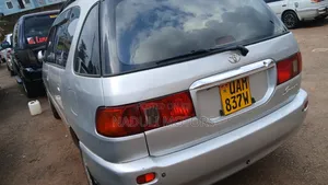 Toyota Ipsum 2000 Silver