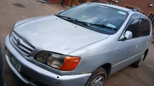 Toyota Ipsum 2000 Silver