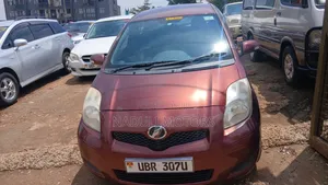 Toyota Vitz 2010