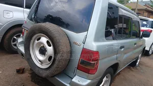 Mitsubishi Pajero IO 2005