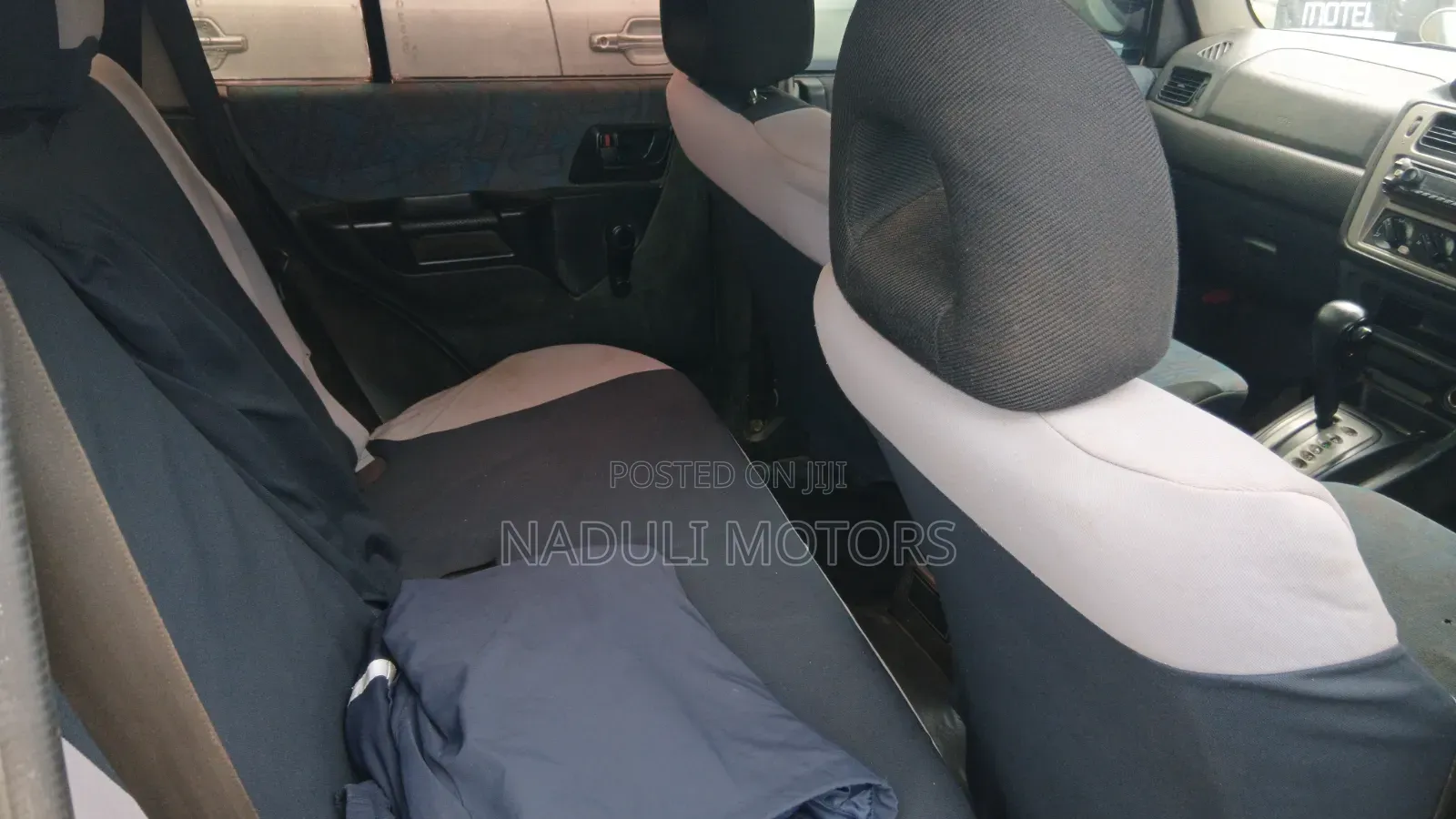 Mitsubishi Pajero IO 2005