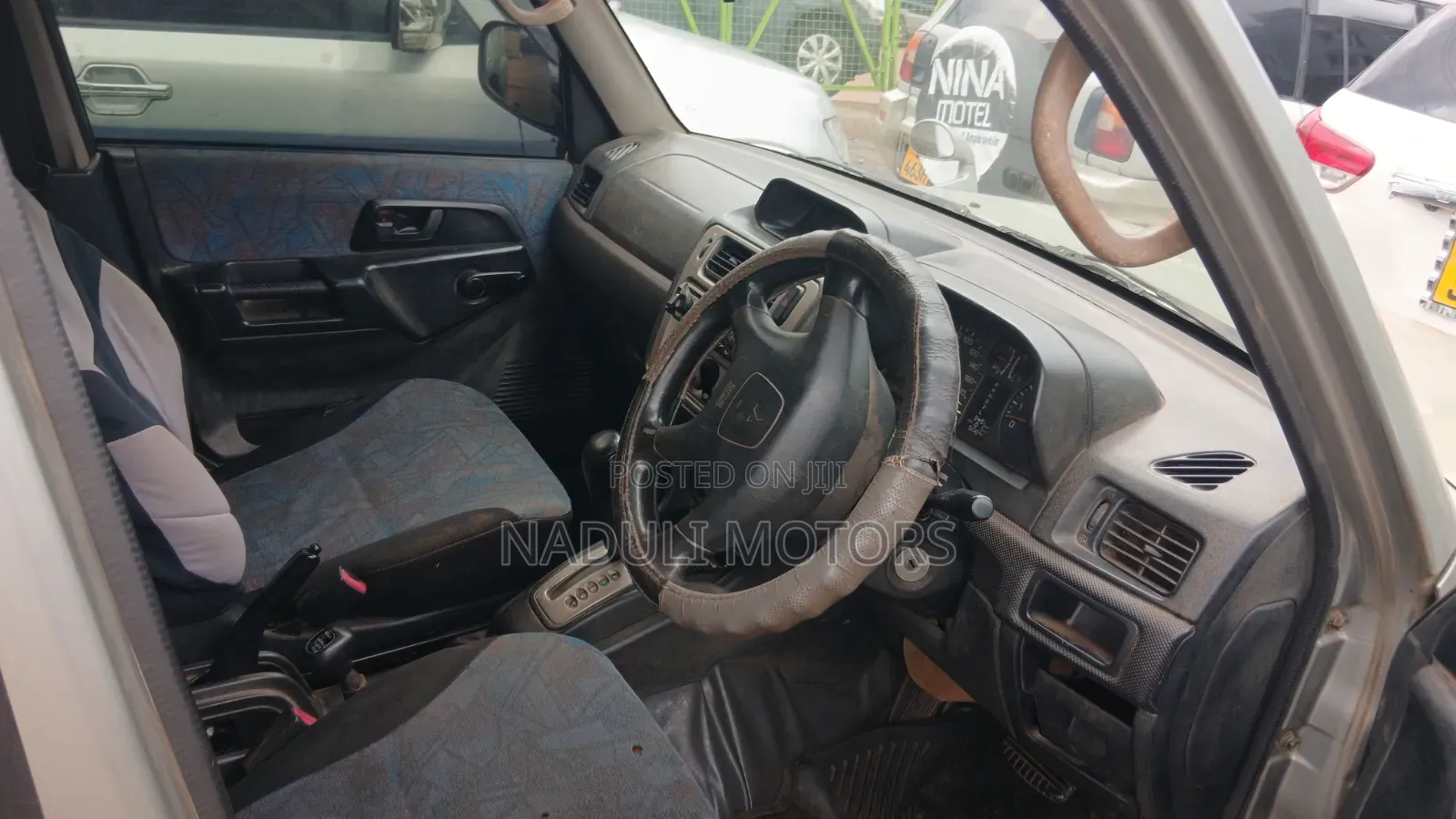 Mitsubishi Pajero IO 2005