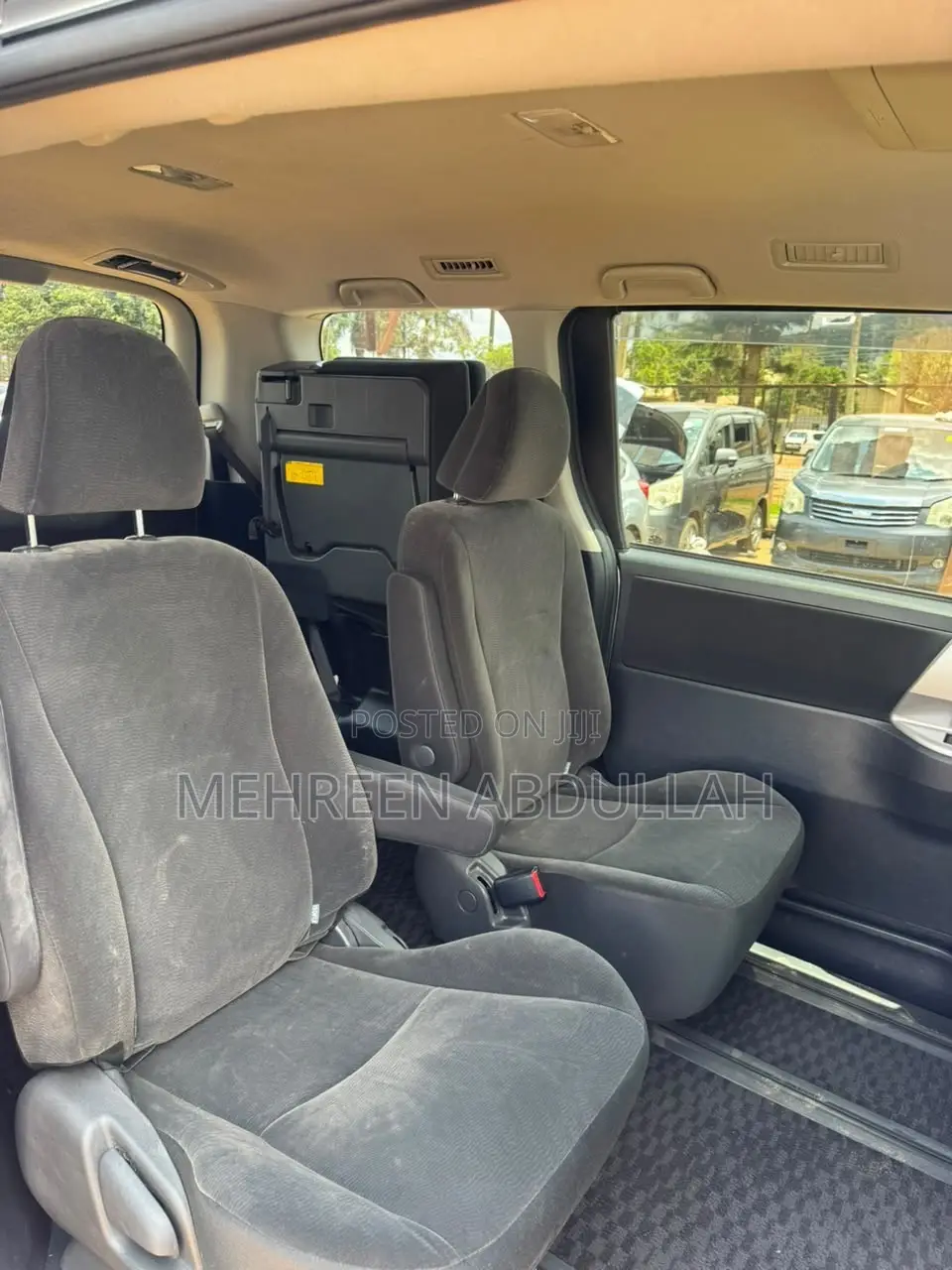 Toyota Noah 2.0 143hp AWD (7 Seater) 2013 Silver