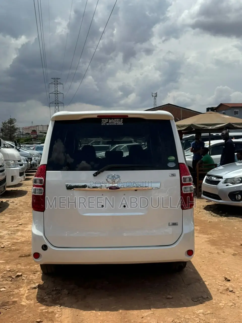 Toyota Noah 2.0 143hp AWD (7 Seater) 2013 White