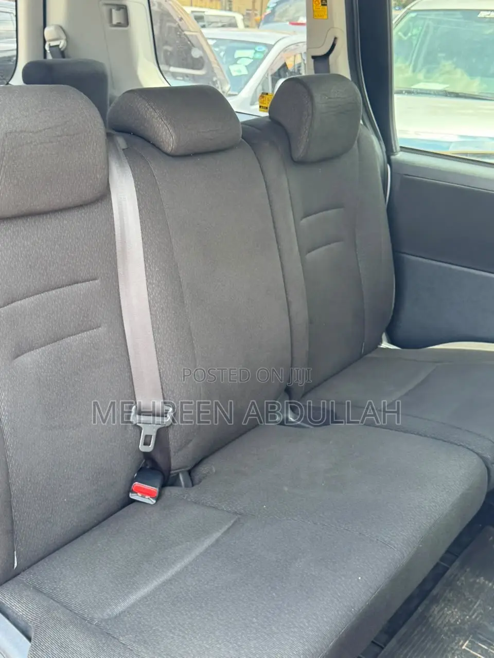 Toyota Noah 2.0 143hp AWD (7 Seater) 2013 White