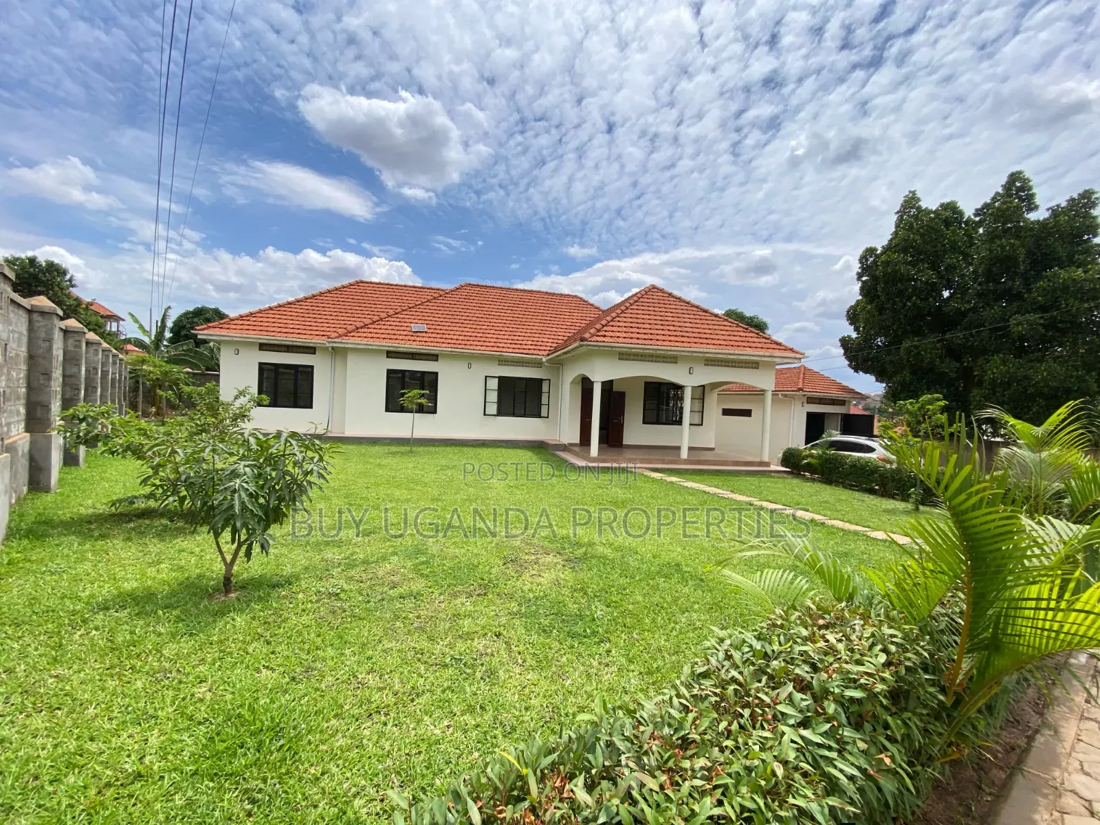 4bdrm Bungalow in Kira, Central Division for sale