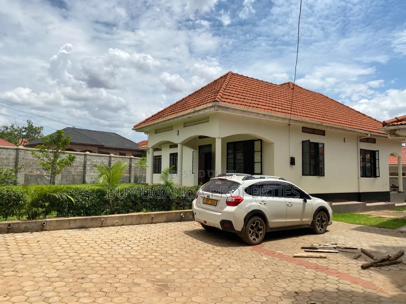 4bdrm Bungalow in Kira, Central Division for sale