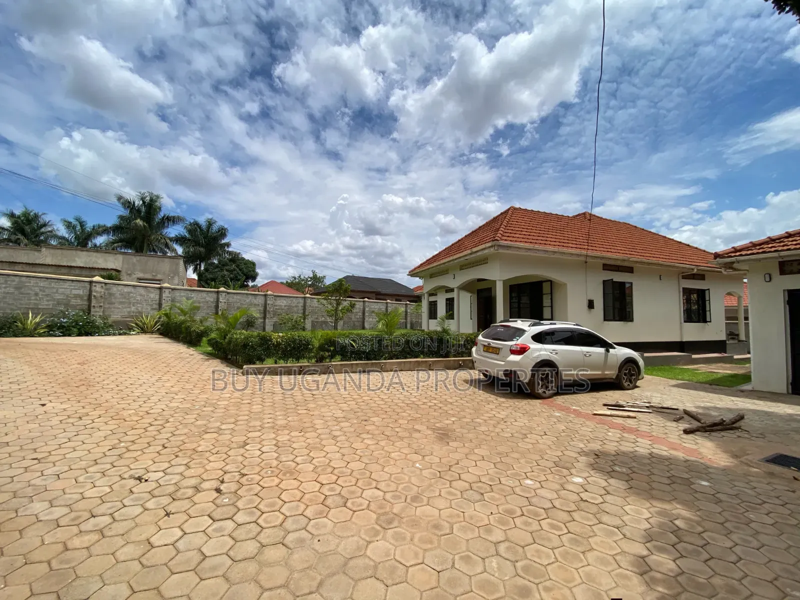 4bdrm Bungalow in Kira, Central Division for sale