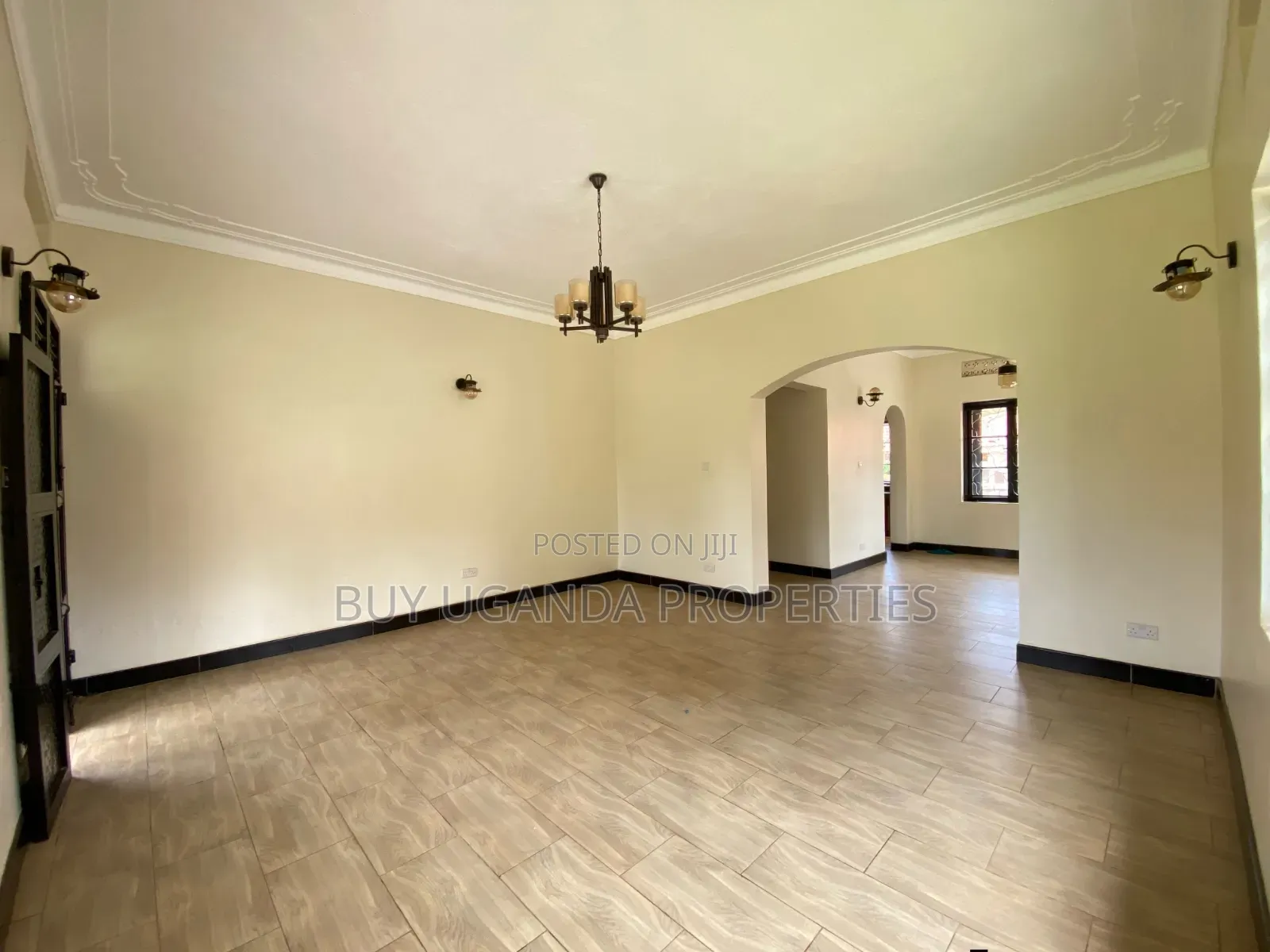 4bdrm Bungalow in Kira, Central Division for sale