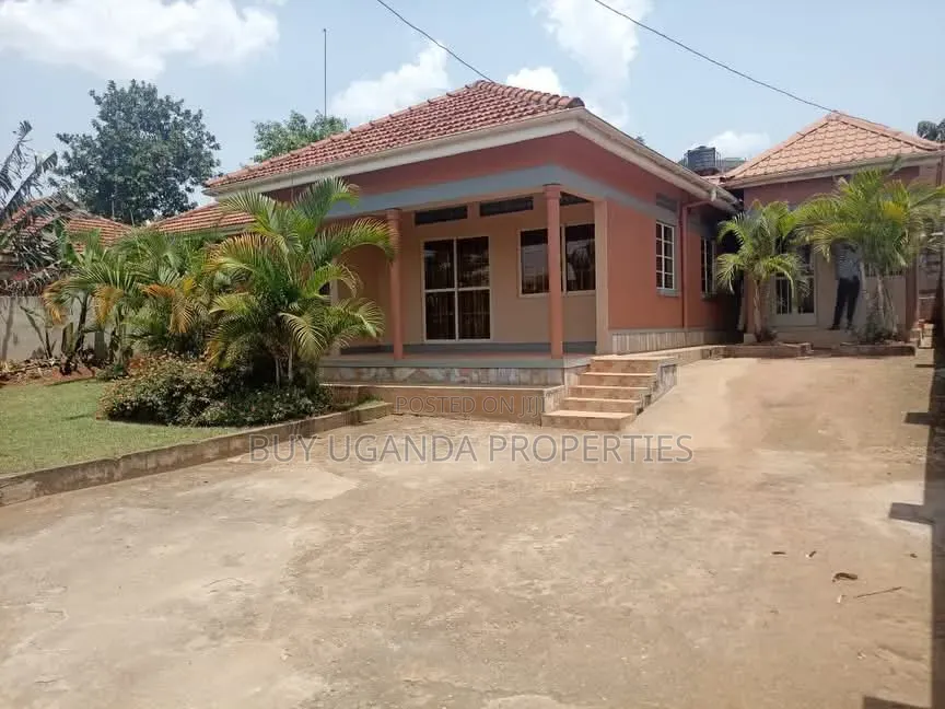 4bdrm Bungalow in Namugongo, Central Division for sale