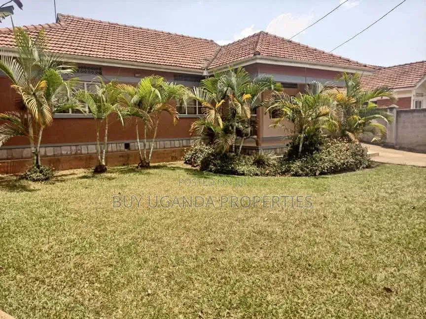 4bdrm Bungalow in Namugongo, Central Division for sale