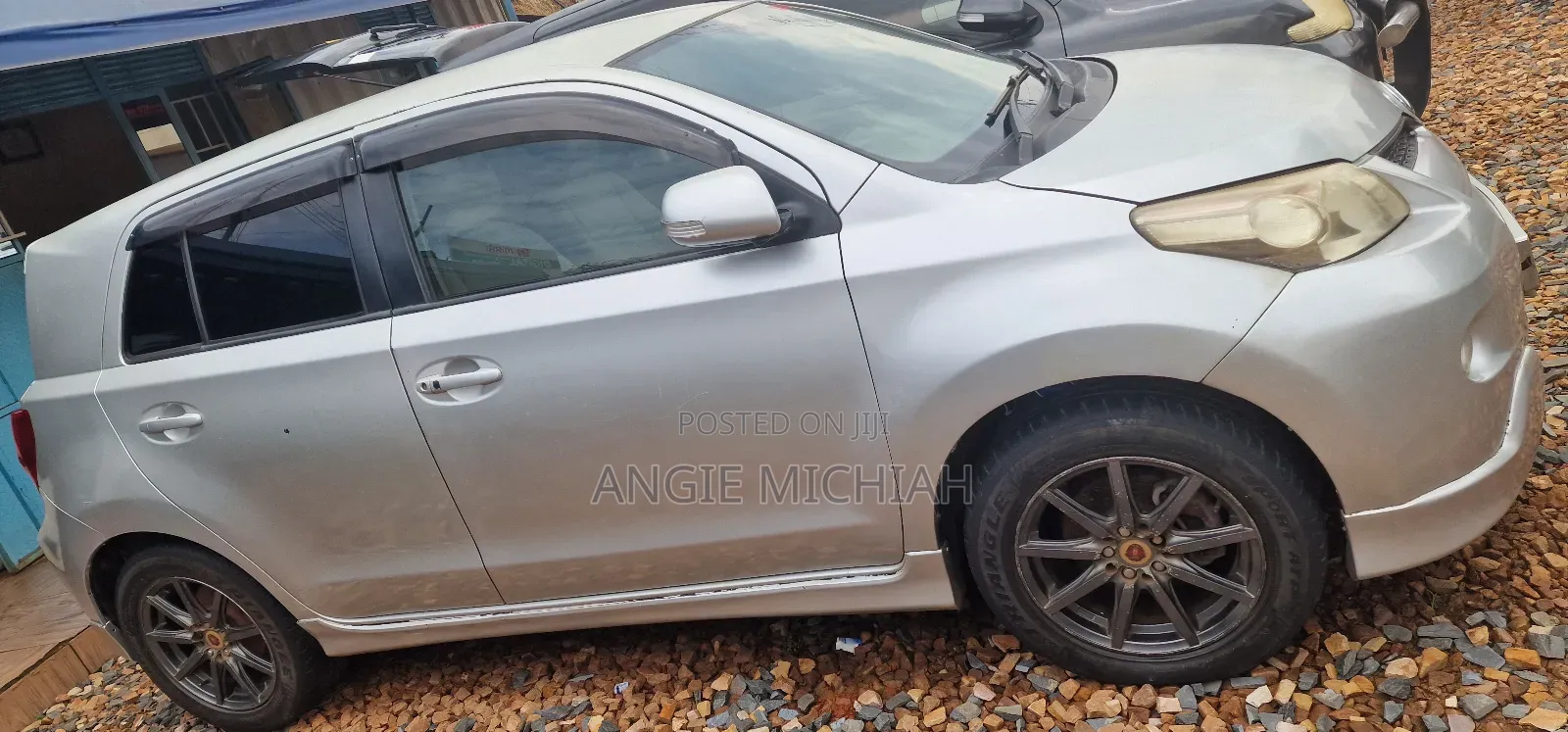Toyota IST 2010 Silver