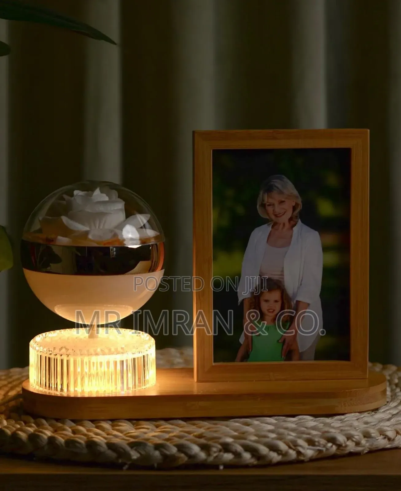 LED Photo Frame Lamp With an Illuminated Flower Globe