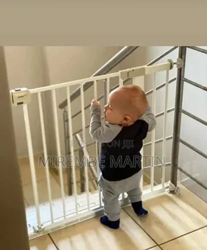Pressure Fit Safety Gate With Manual Close, Adjustable Length