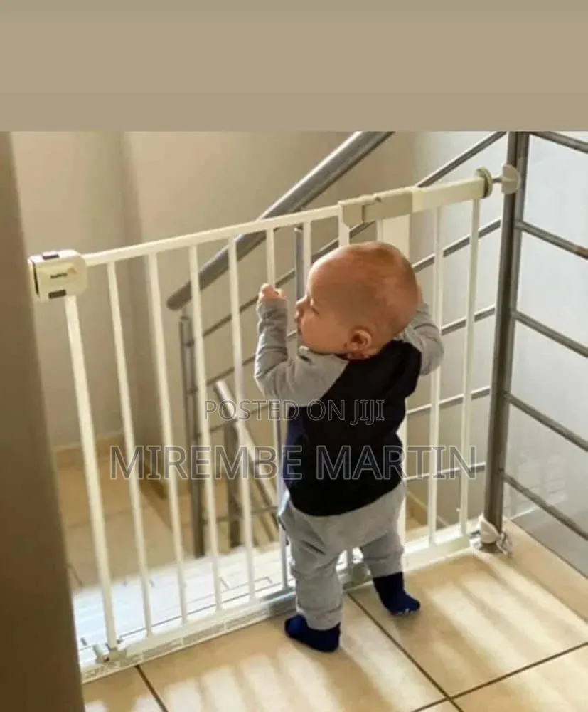 Pressure Fit Safety Gate With Manual Close, Adjustable Length