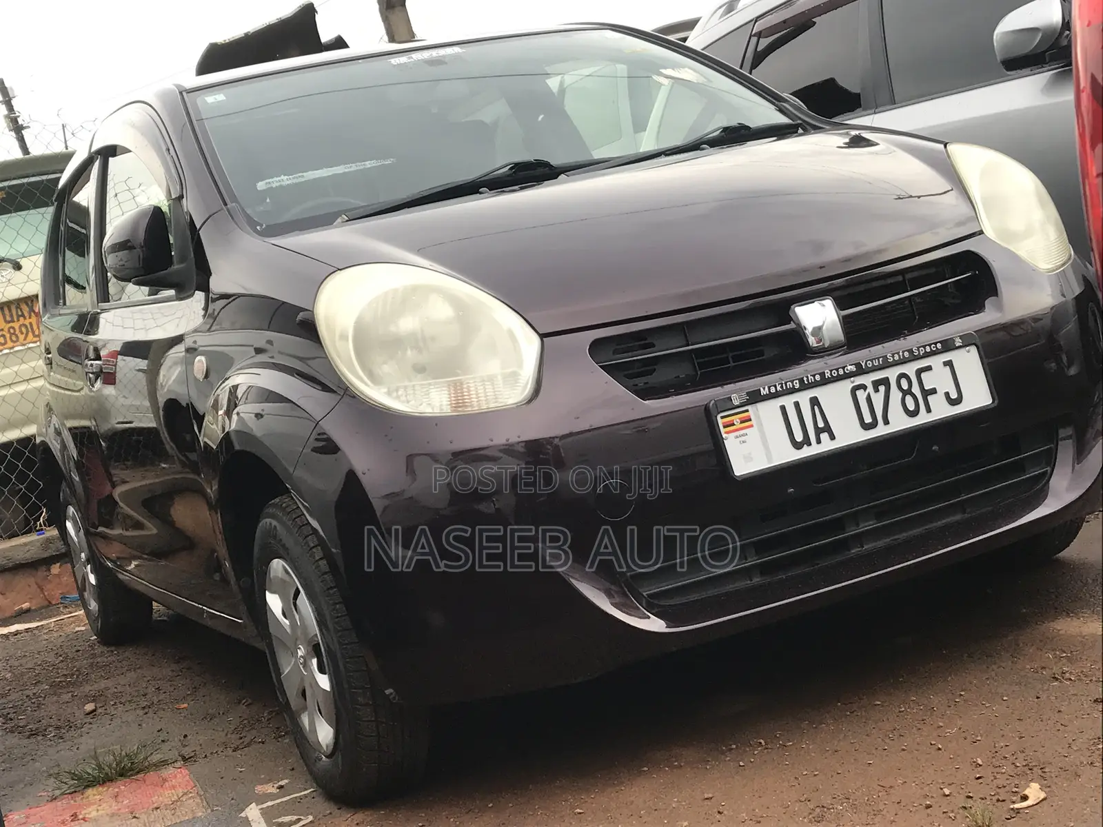 Toyota Passo 2011 Maroon