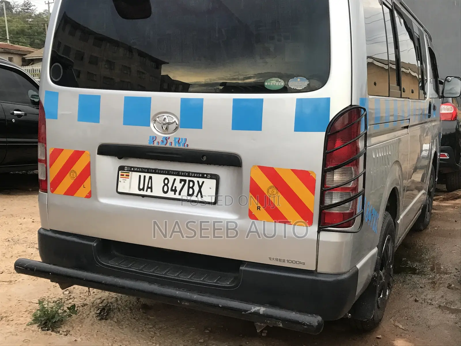 Toyota HiAce 2010 White