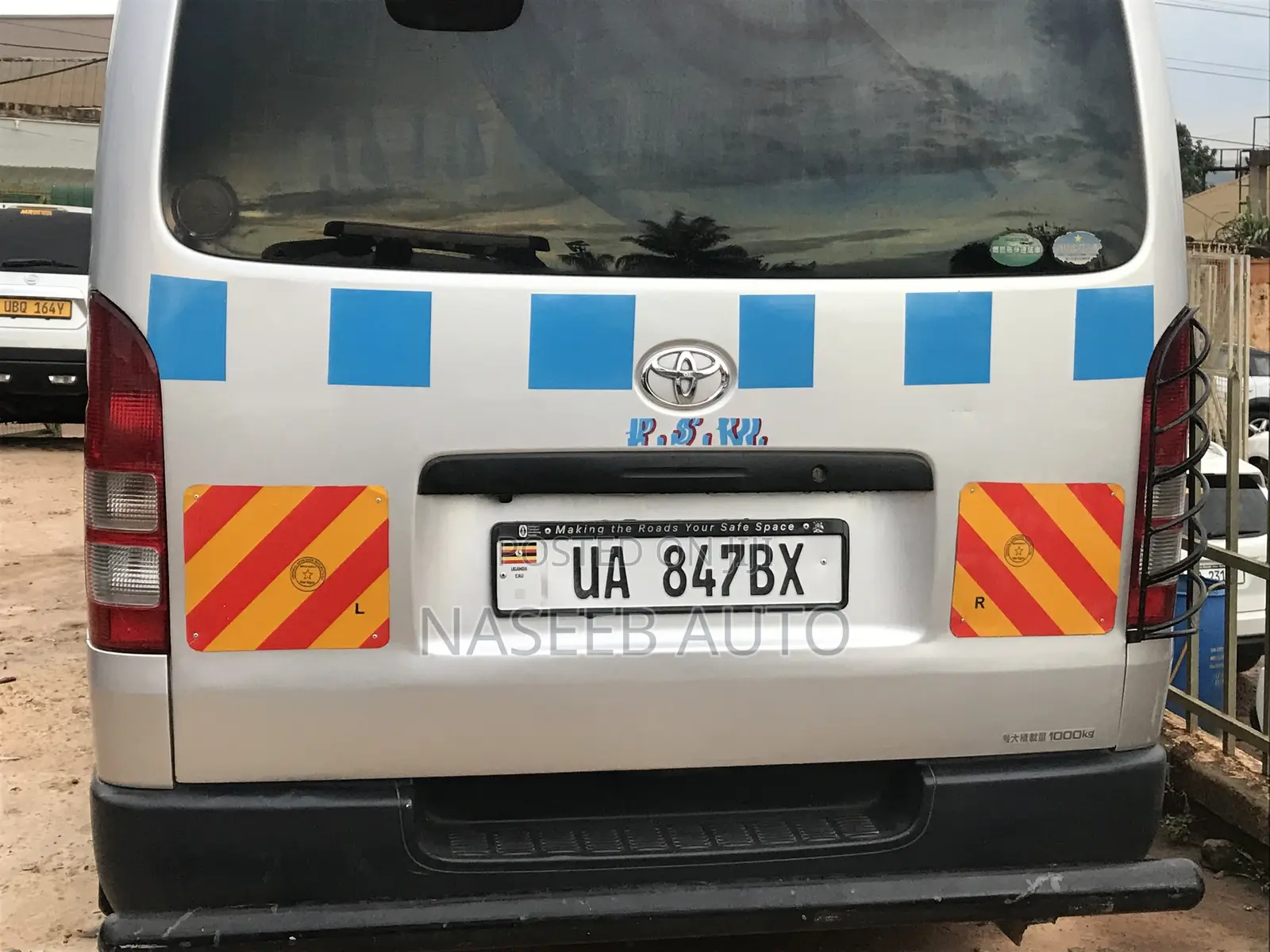 Toyota HiAce 2010 White