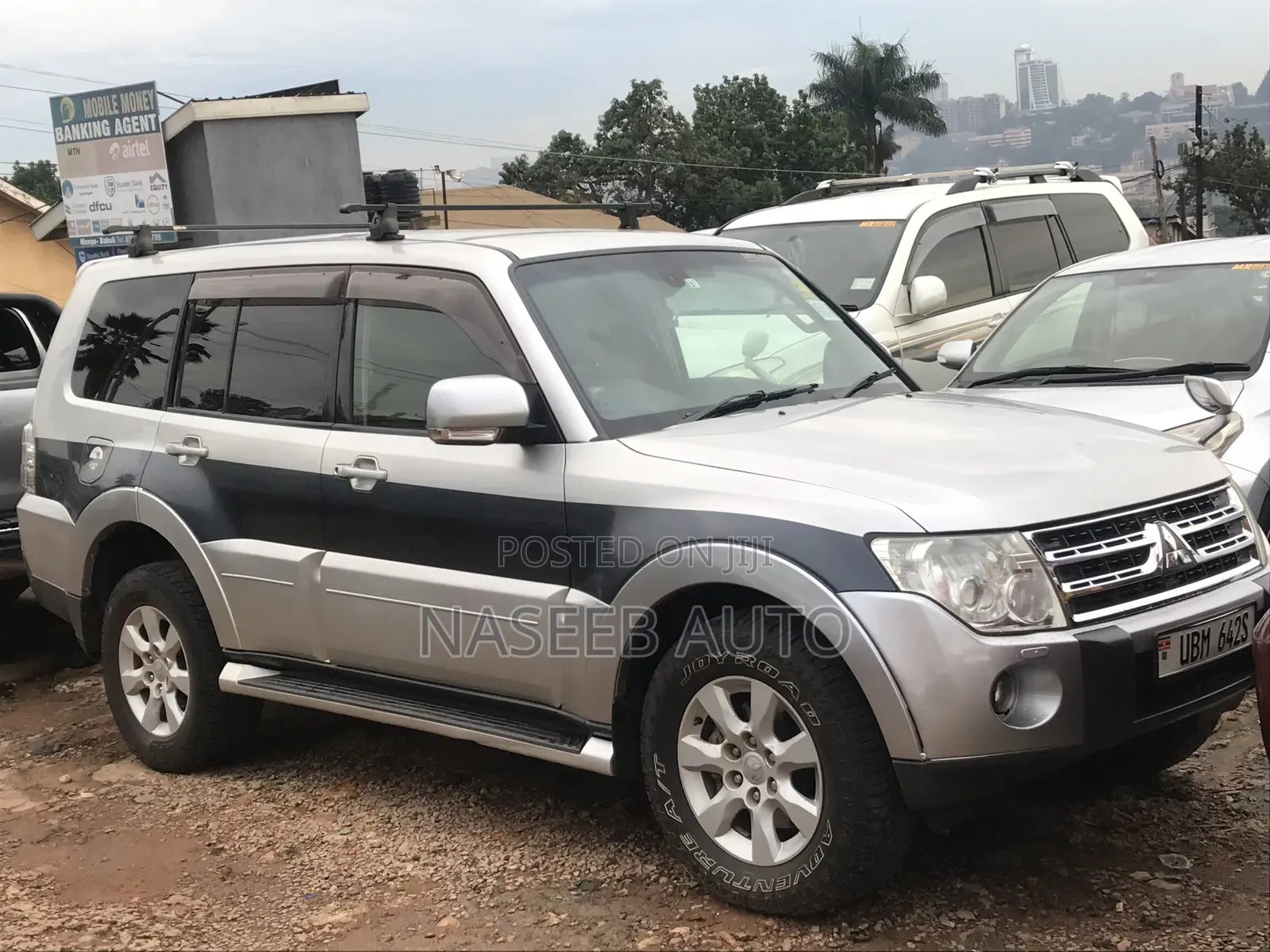 Mitsubishi Pajero 2010 Silver