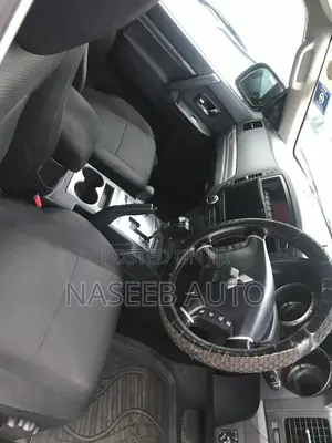 Mitsubishi Pajero 2010 Silver