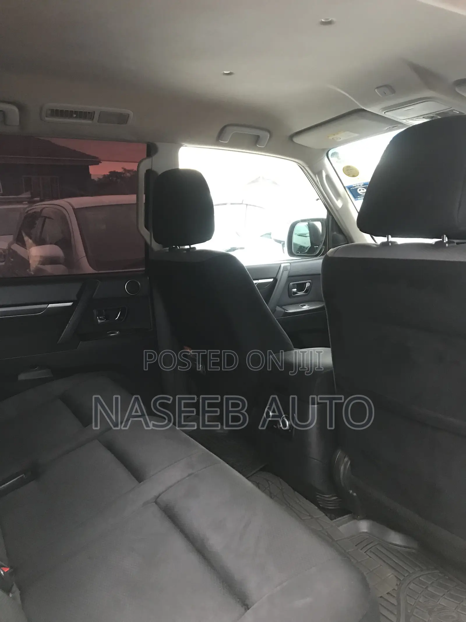 Mitsubishi Pajero 2010 Silver