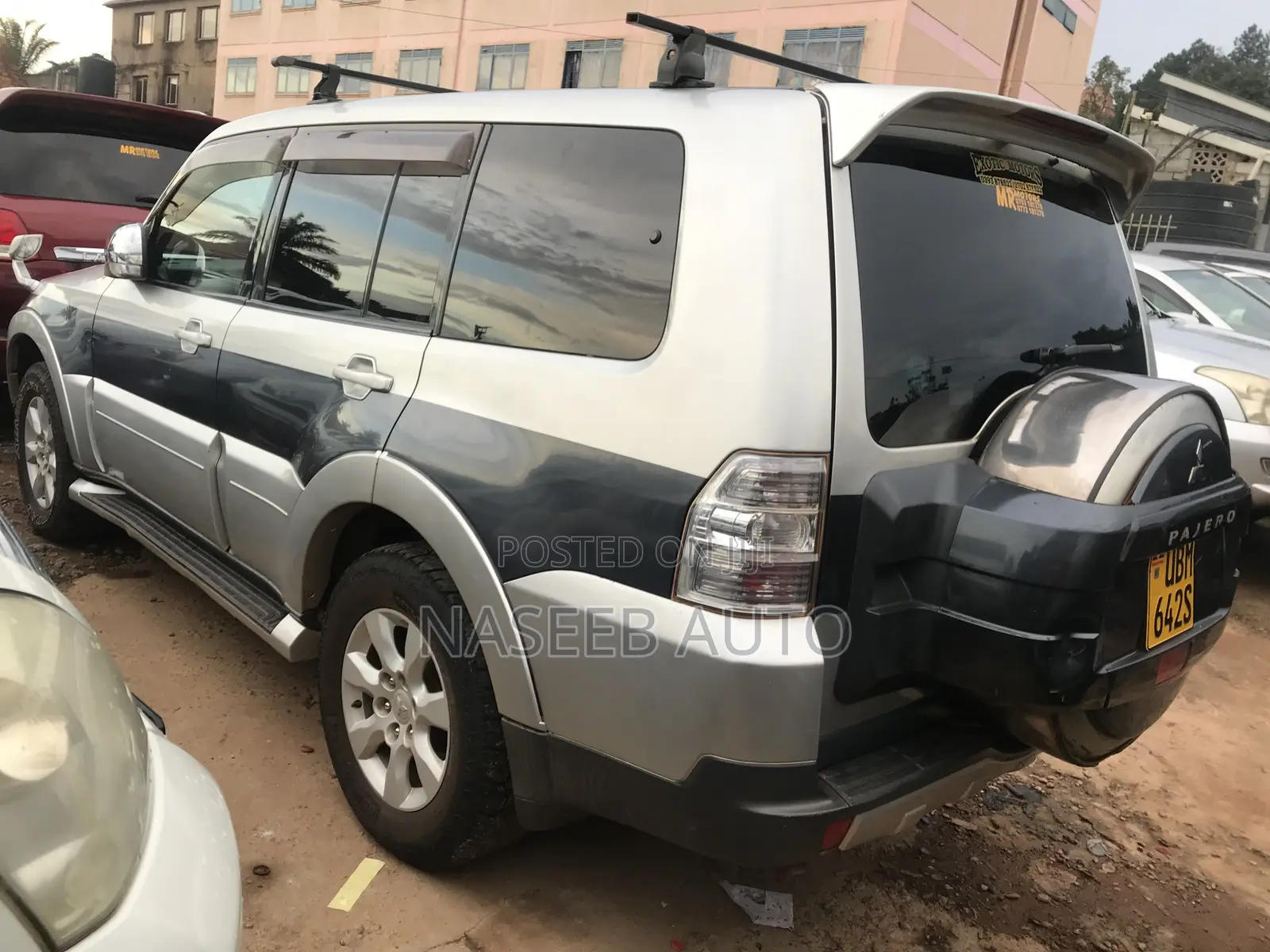 Mitsubishi Pajero 2010 Silver