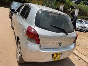 Toyota Vitz 2007 Silver