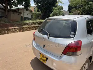 Toyota Vitz 2007 Silver