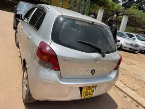 Toyota Vitz 2007 Silver