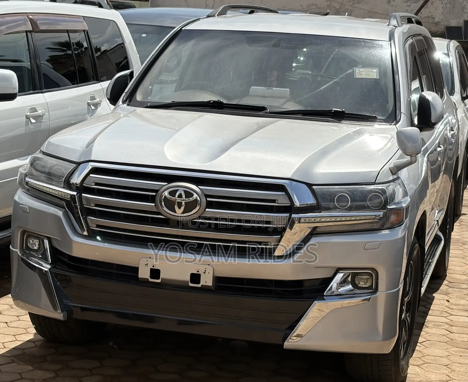 Toyota Land Cruiser 4.6 V8 ZX 2013 Silver