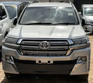 Toyota Land Cruiser 4.6 V8 ZX 2013 Silver