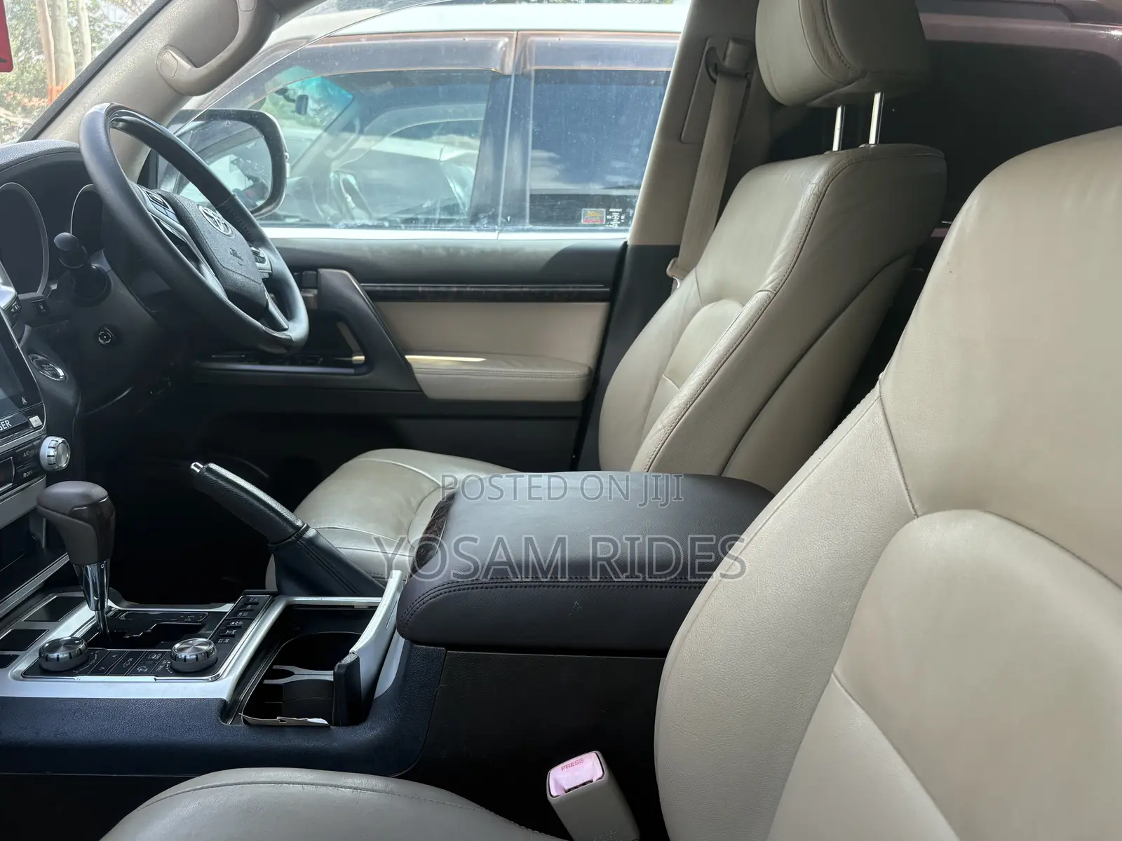 Toyota Land Cruiser 4.6 V8 ZX 2013 Silver