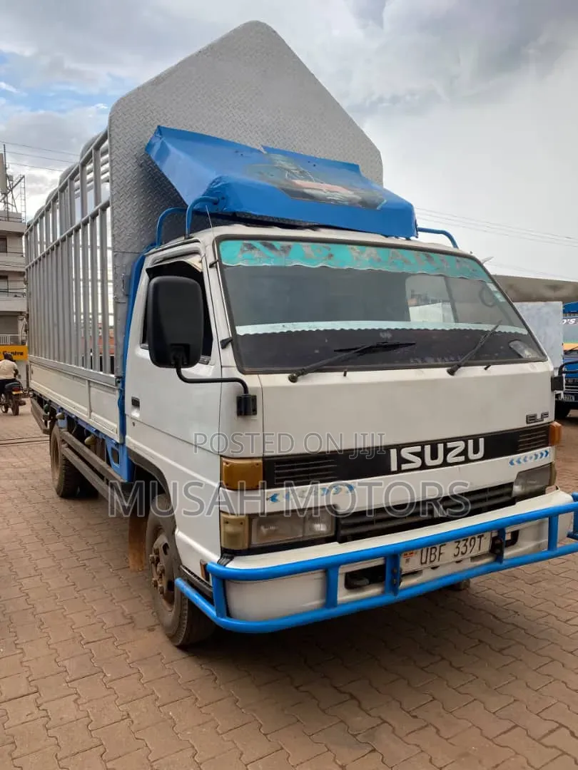 Isuzu ELF Truck