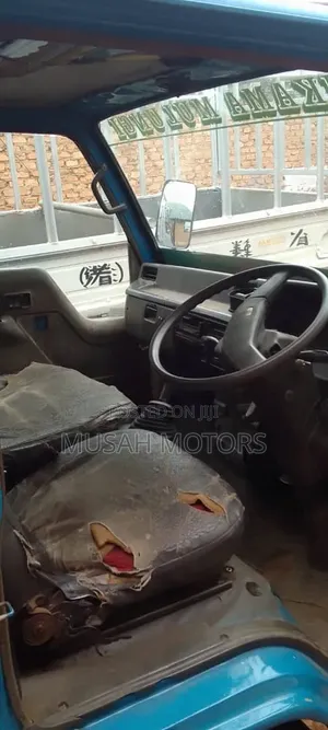 Isuzu ELF Truck