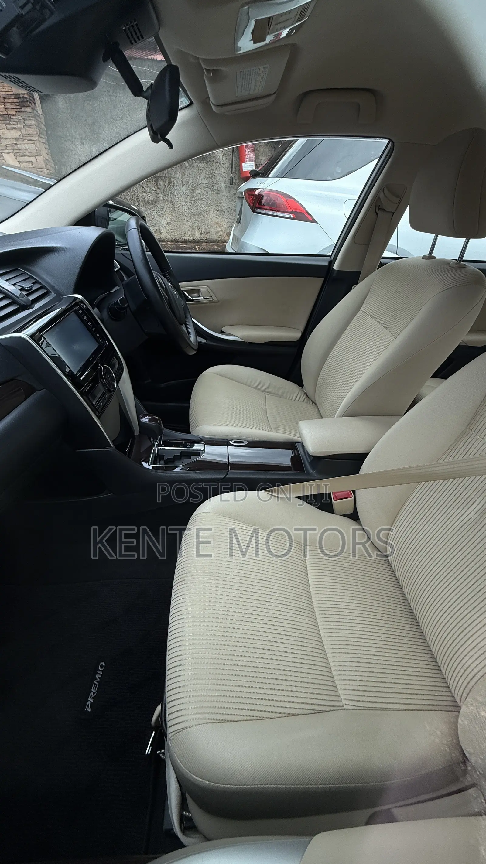 Toyota Premio 1.8 FWD 2017 Silver