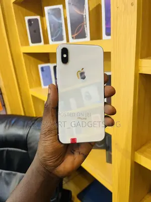 Apple iPhone X 64 GB White