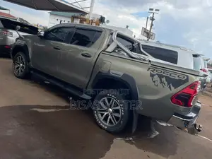 Toyota Hilux 2016 Green