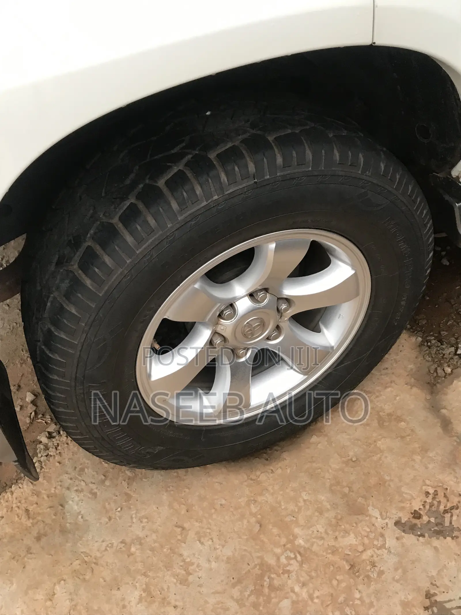 Toyota Land Cruiser Prado 2009 White