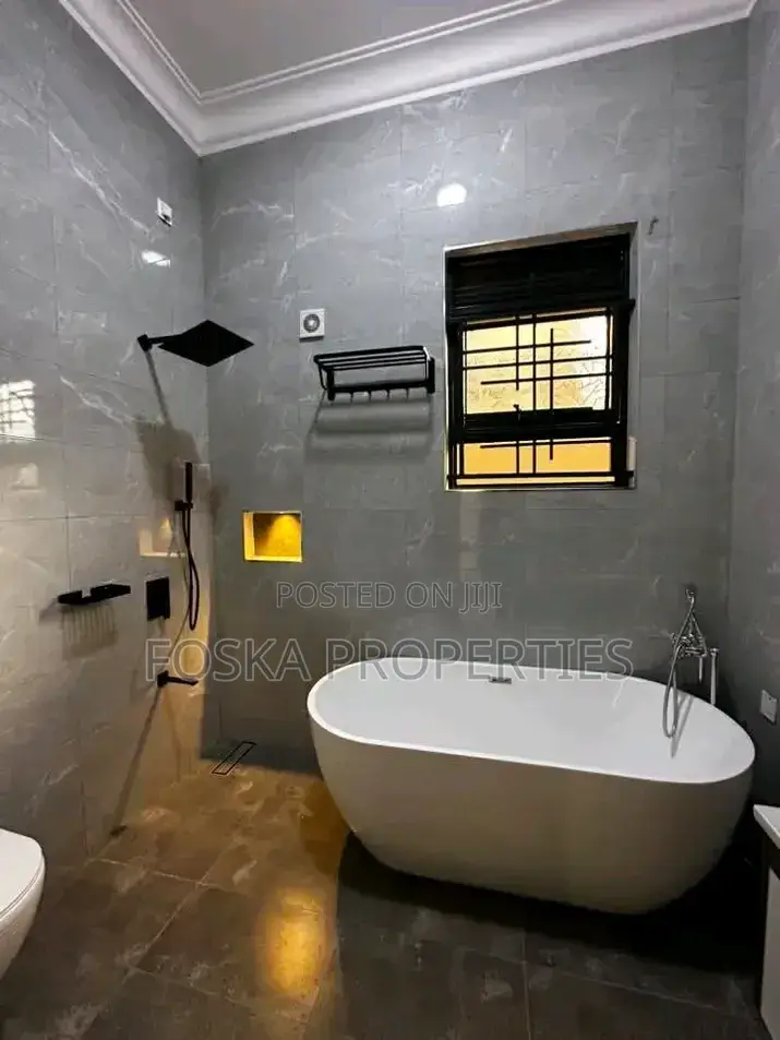 4bdrm Bungalow in Makindye, Central Division for rent