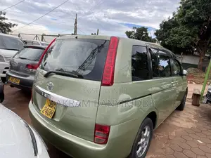 Toyota ISIS 2009
