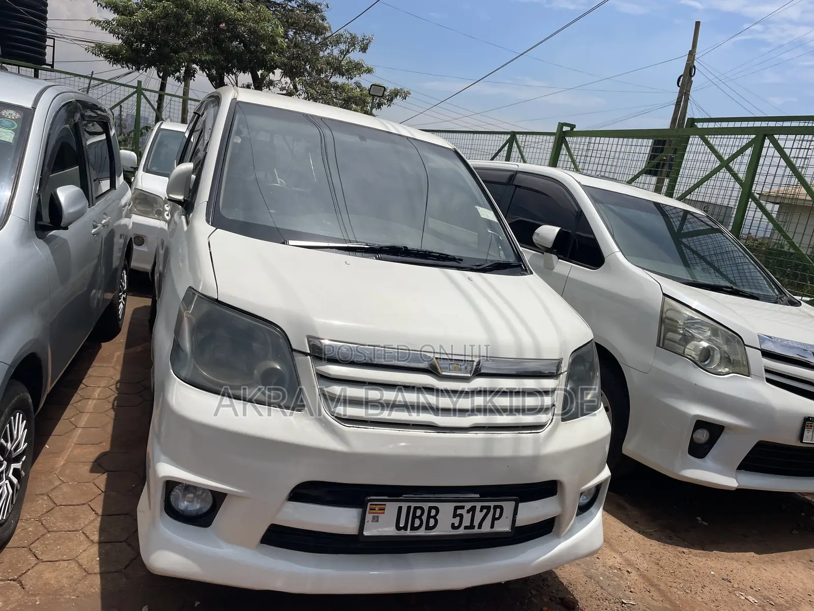 Toyota Noah 2003 White