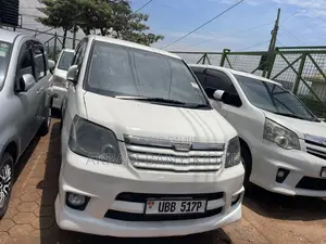 Toyota Noah 2003 White