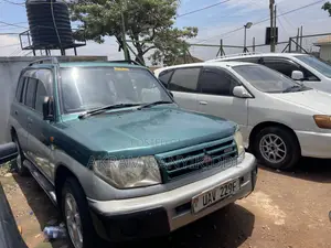 Mitsubishi Pajero IO 2003 Green