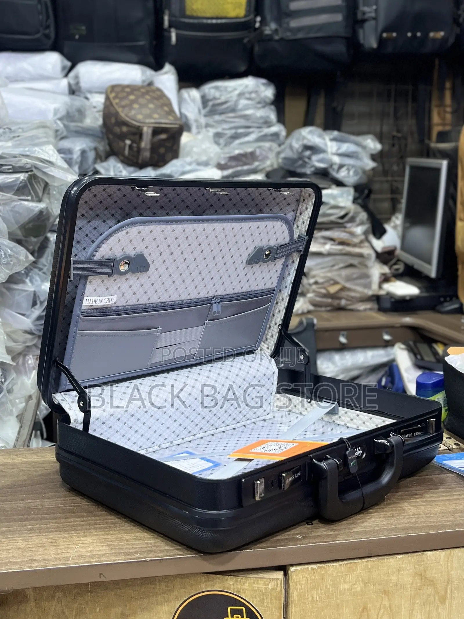 Briefcase_ Aluminum Frame