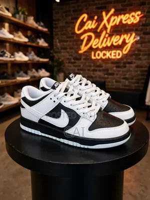 Nike Dunk Low Retro "Reverse Panda