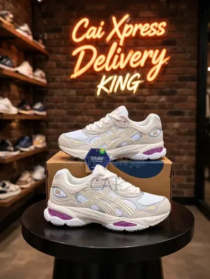 Asics GEL-NYC 2.0 Sneakers in the White/Cream