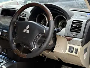Mitsubishi Pajero 3.2 Di-Dc GLS 2012 Black