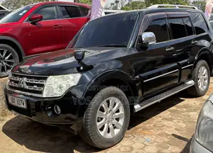 Mitsubishi Pajero 3.2 Di-Dc GLS 2012 Black