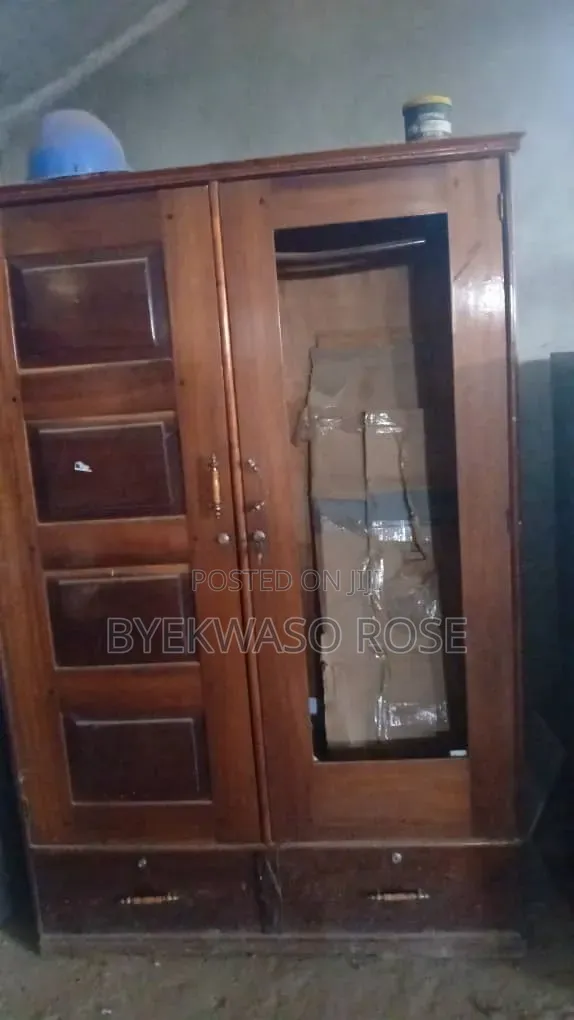 Wardrobe Bedroom Cabinet (Muvuulee Wood)